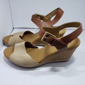 SALE PRICED!!>>NWOT CLARKS ESPRIDRILL WEDGES